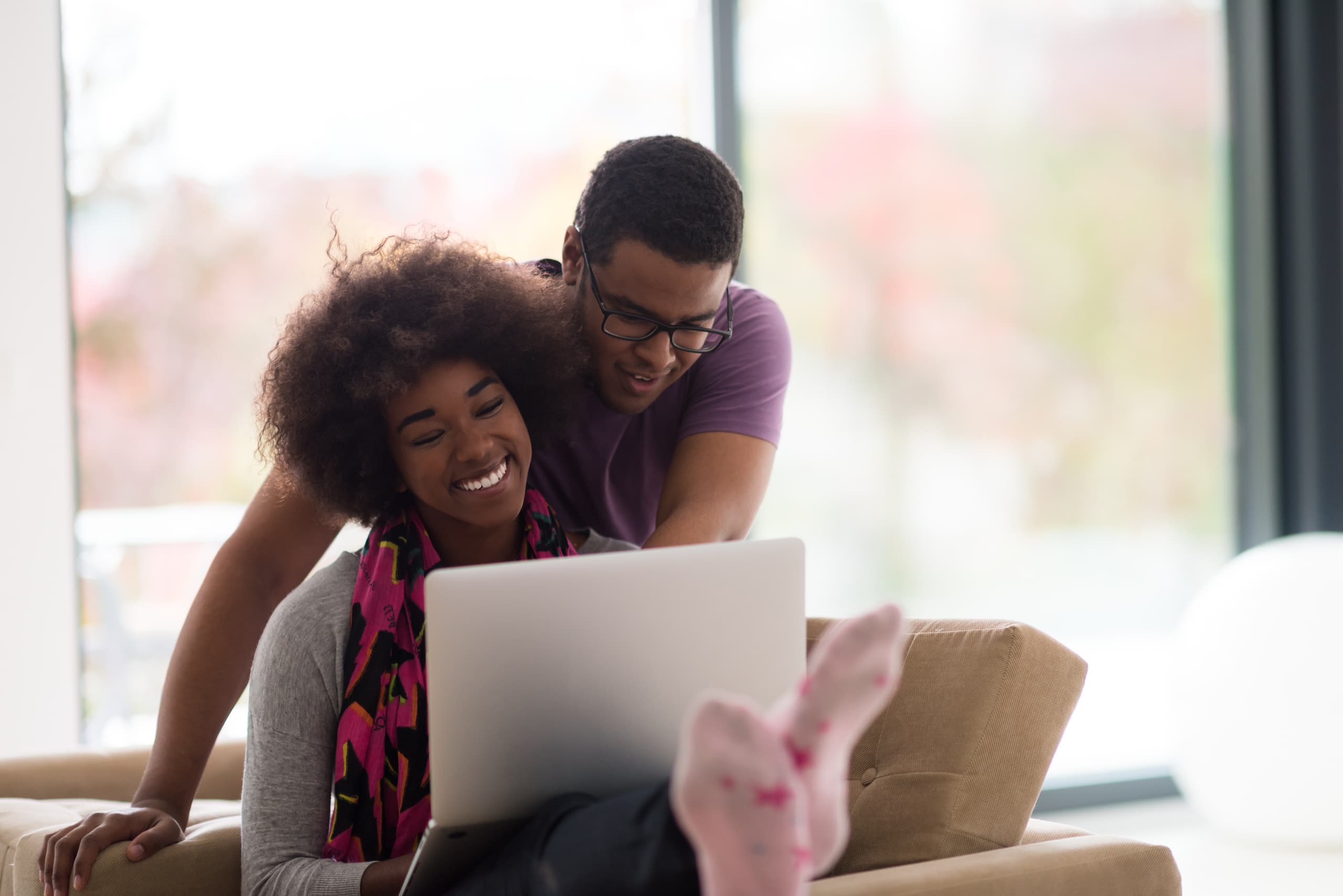 couple shopping online